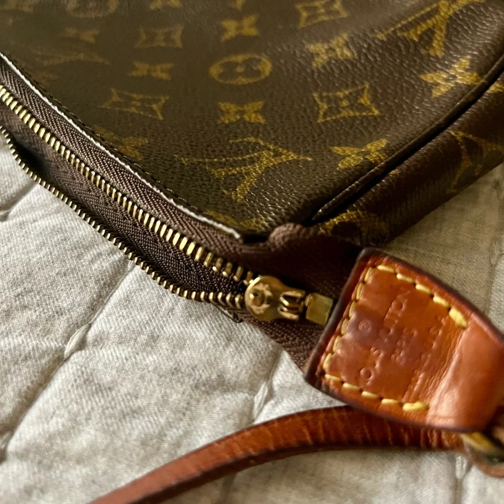 Vintage Louis Vuitton Pochette Accessoires - Picture 13 of 15